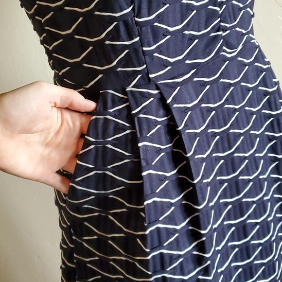 Beautiful Back Zipper Dress with Pockets - Picture 4 of 6